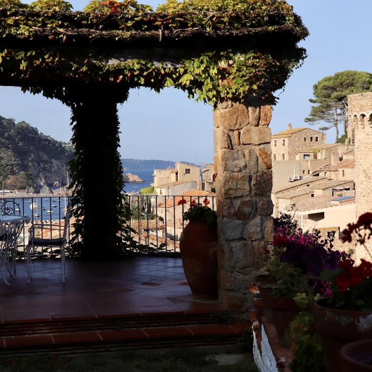 Family terraces and cafés for calm evenings in Toronto